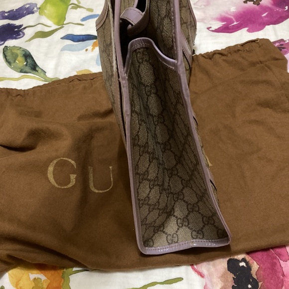 Gucci - Picture 2 of 3